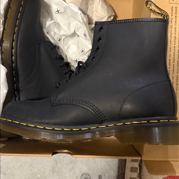 Dr Martens Air Wair black boots size 10 New - Picture 2 of 4